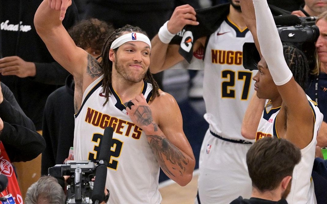 舞台上的议 舞台上的议