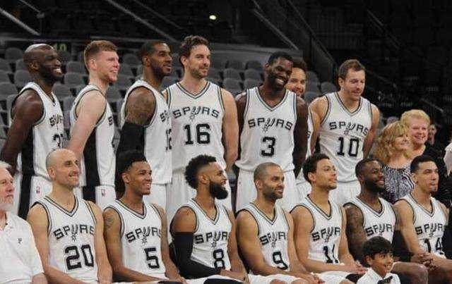 区的蝴蝶球 区的蝴蝶球