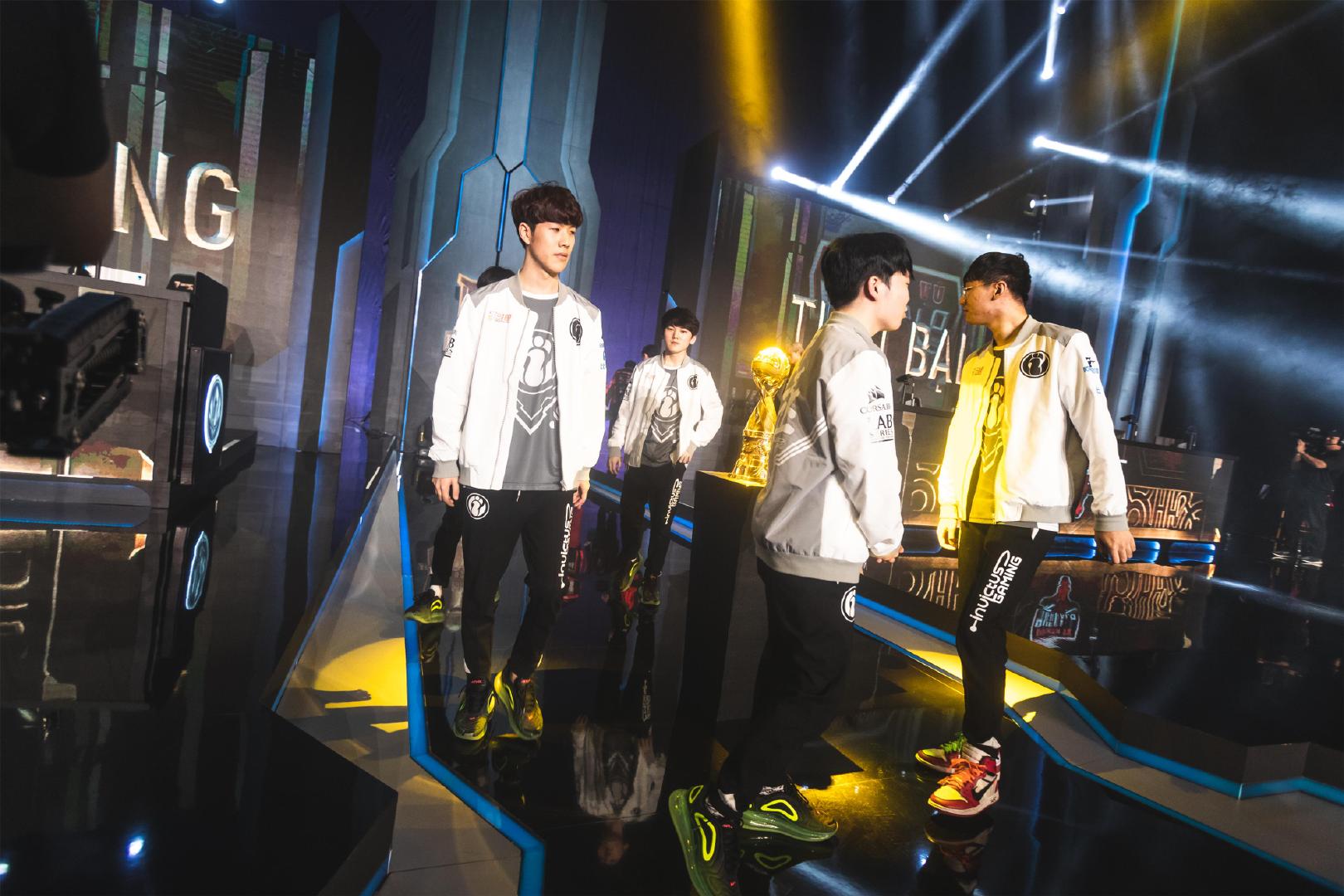 区间与弃牌 区间与弃牌